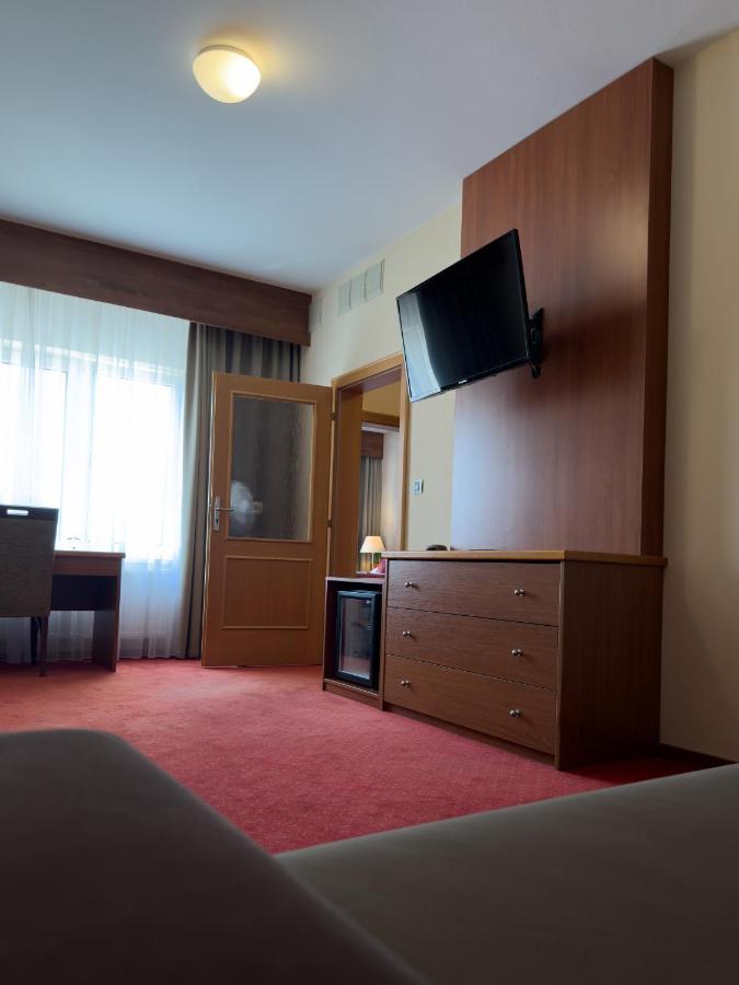Hotel Theresia كولين المظهر الخارجي الصورة