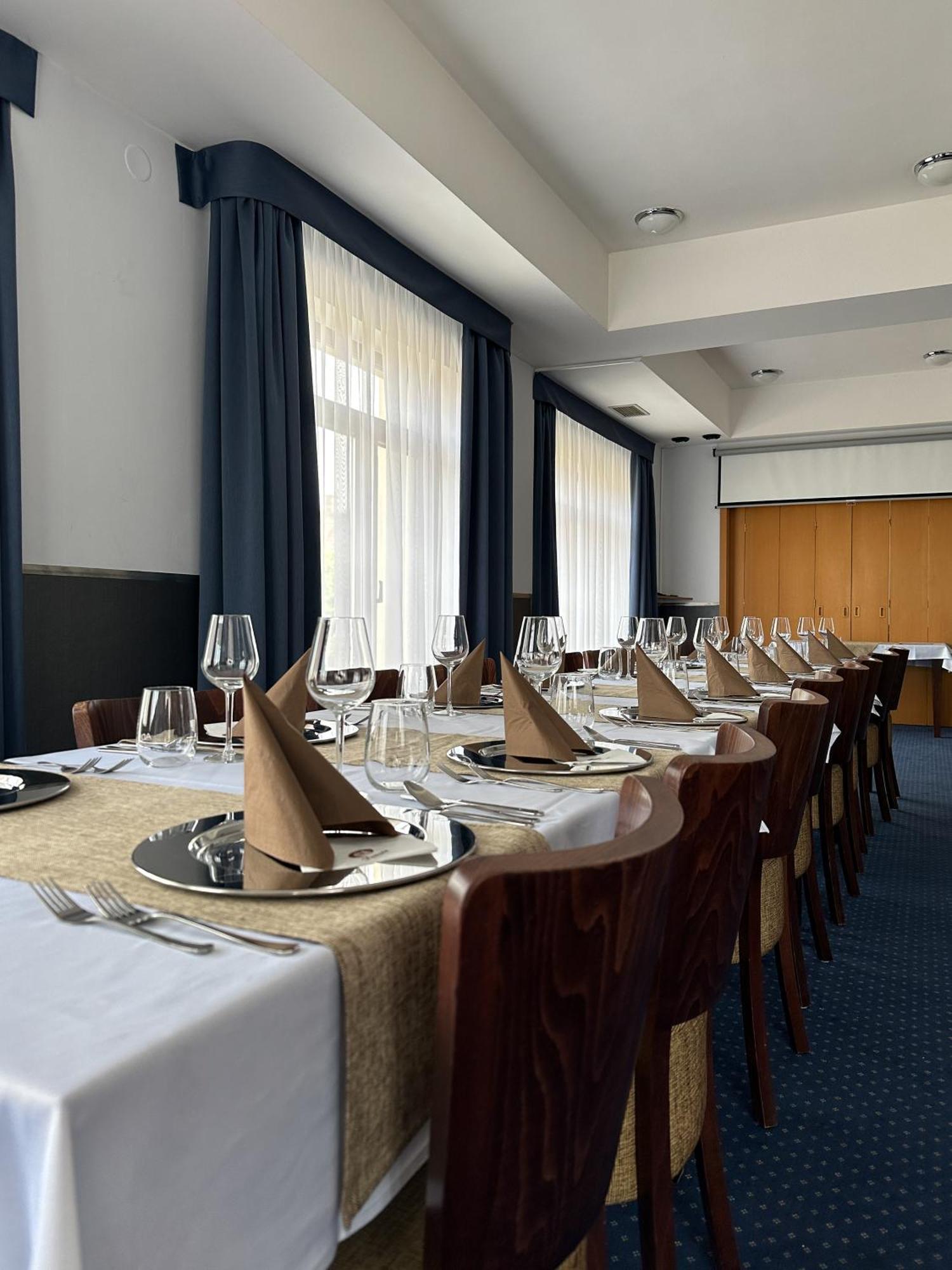 Hotel Theresia كولين المظهر الخارجي الصورة